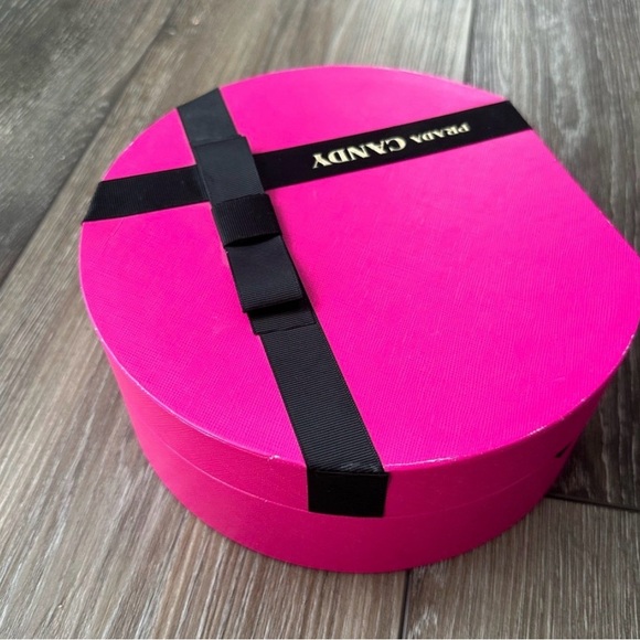 Prada Candy Fuchsia Round Box/ empty box - Picture 3 of 13